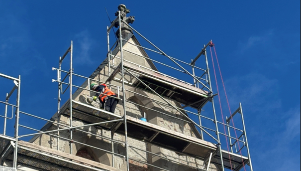 Dominanta Kremnice sa mení: Kostol sv. Kataríny píše novú kapitolu